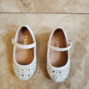Link girl's shoes. Size 5